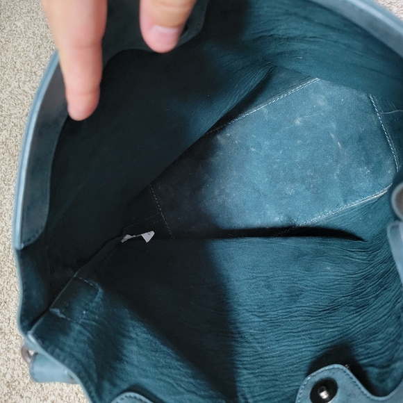 Blue Magnetic Snap Closure Shoulder Bag - Picture 4 of 5